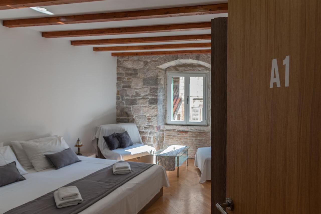 Appartement Camenno Apartments-the Heart Of Diocletian's Palace-open Winter! *